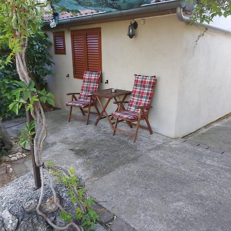 Apartmani Bugenvilija Brbinj ภายนอก รูปภาพ