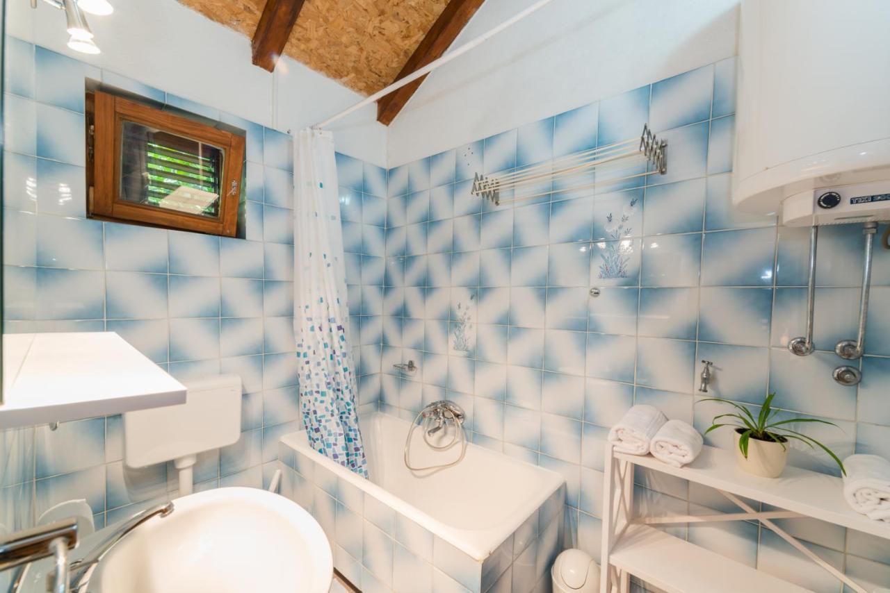 Apartmani Bugenvilija Brbinj ภายนอก รูปภาพ