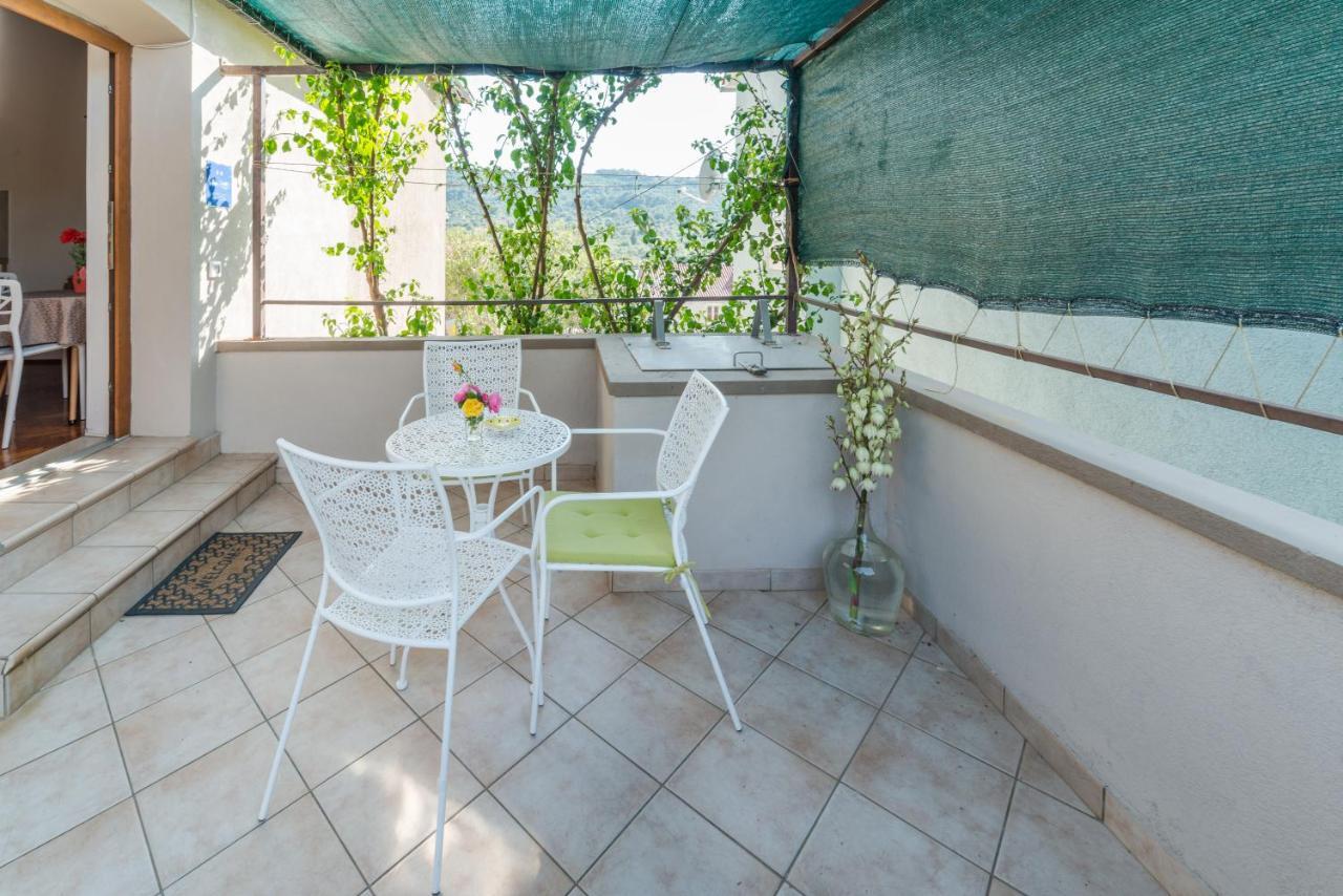 Apartmani Bugenvilija Brbinj ภายนอก รูปภาพ